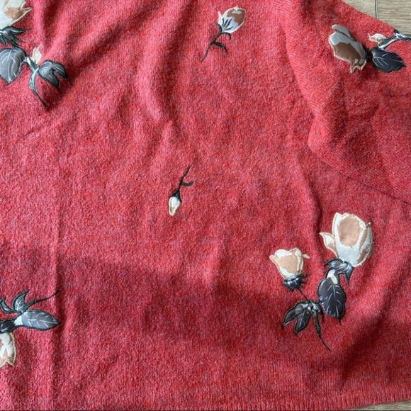 Gabrielle Molly Bracken Floral  Ribbed Sweater - Picture 10 of 16